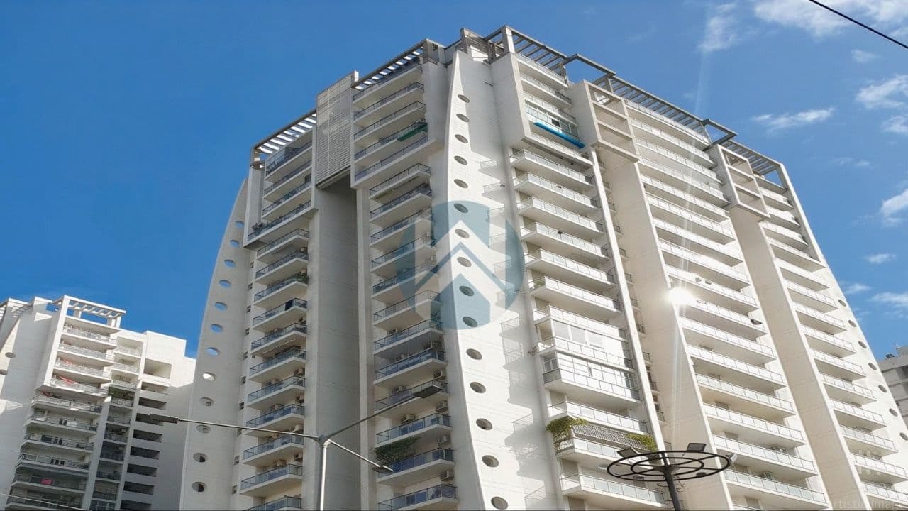 Property thumbnail 1